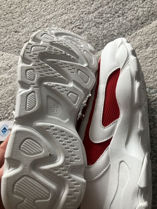 Нови маратонки Tendenz