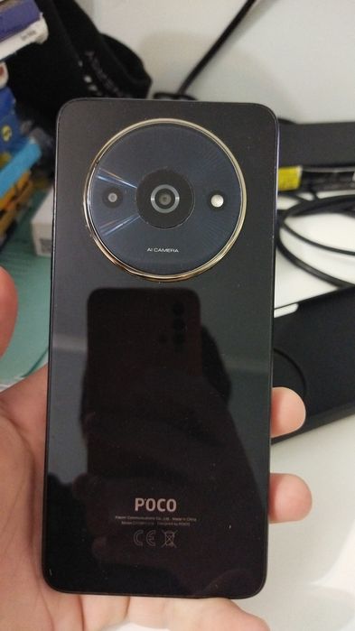 Продам телефон поко С61