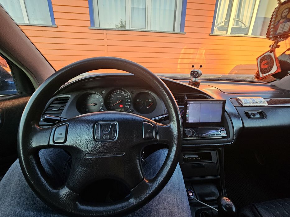 Машина Honda accord
