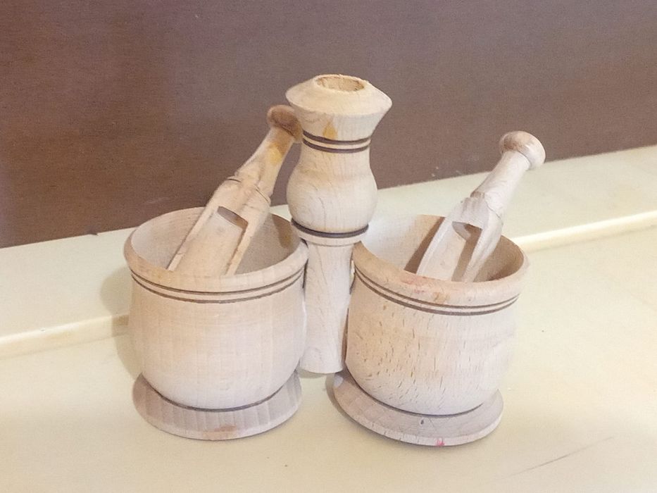 Solniță dublă din lemn cu lingurițe – Obiect artizanat / rustic tradițional
