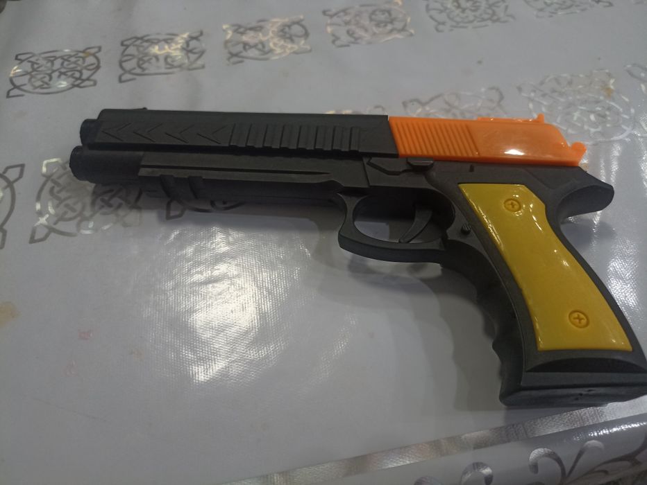 Пистолет продам за 1000 тенге.