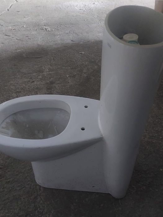 Унитаз цельнолитой
