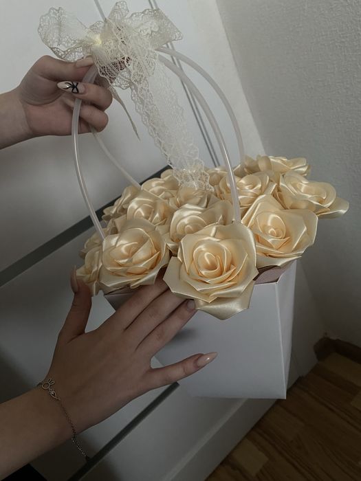 букет из атласных роз