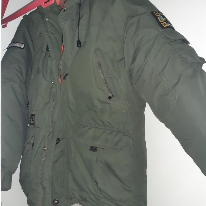 Пуховик - 4000 тенге