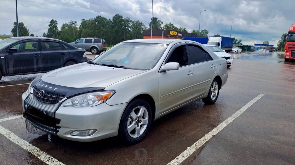 Продам машину Toyota camry