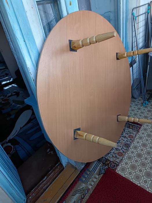 Продам круглый стол