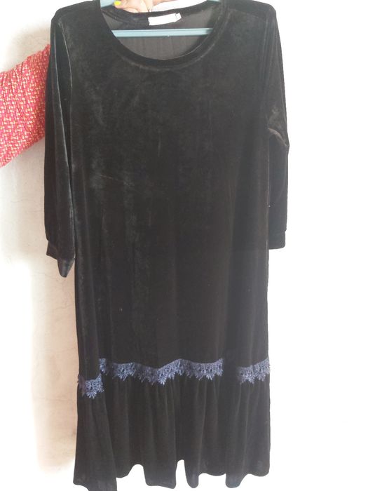 Продаётся платья и пальто