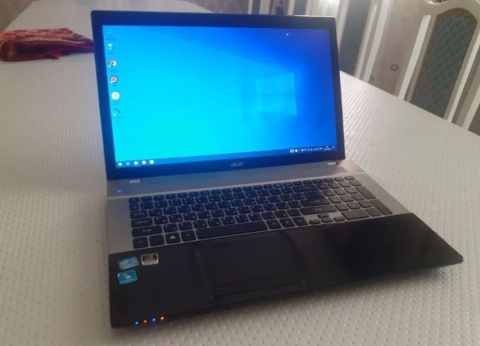 Ноутбук Acer Aspire V3 Core i3
