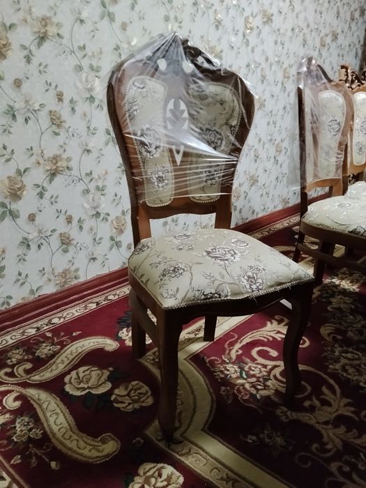 Stol stul komplekt sotiladi