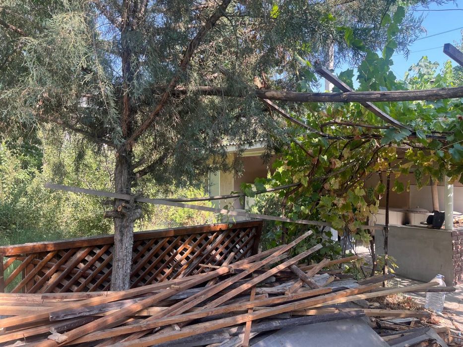 Бозсув да 6 сотих йер сотилади назарбек