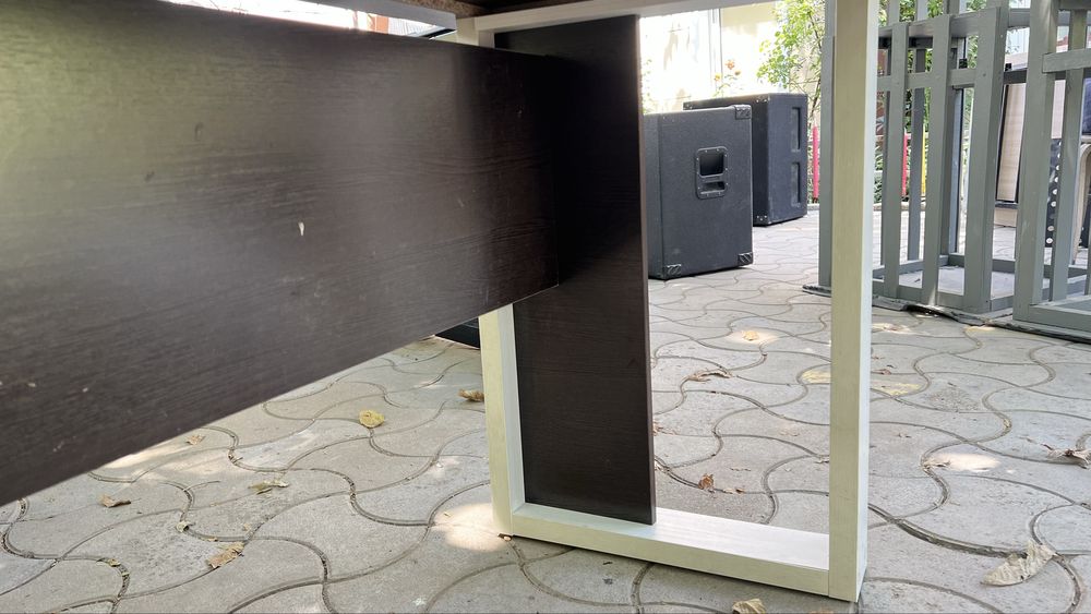 Продам два стола