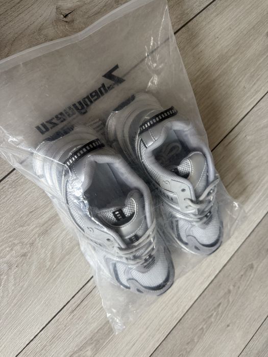 Кроссовки новые 38 размер