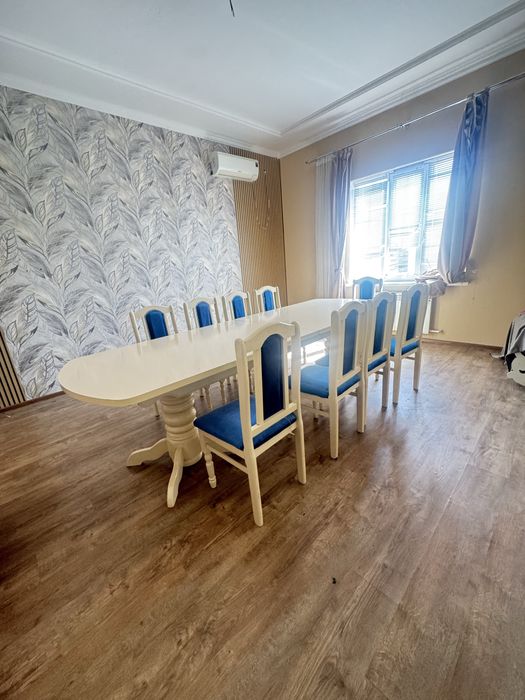 Стол, со 10 шт стульями 140 тысяч