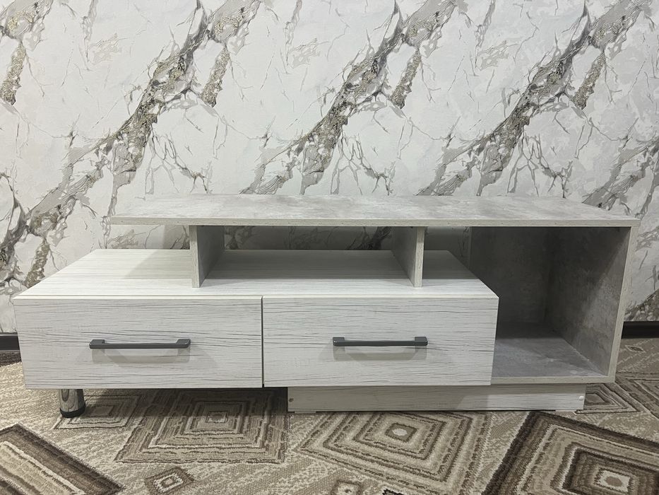 Тумба под ТВ / консоль в современном стиле