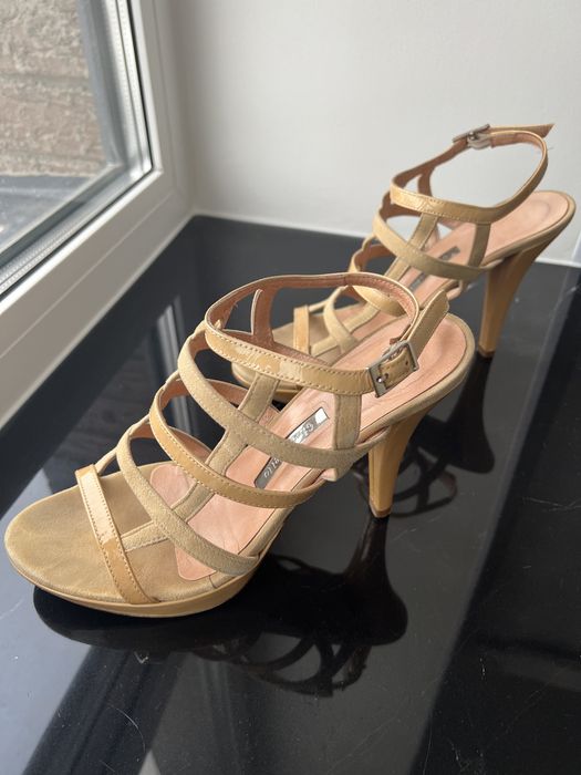 Продам босоножки размер 39 Испания