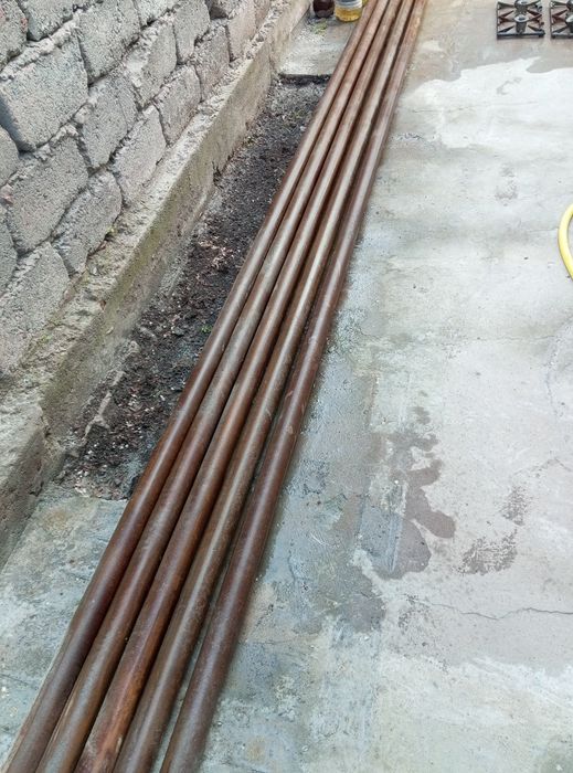 Труба стальная толстостенная.