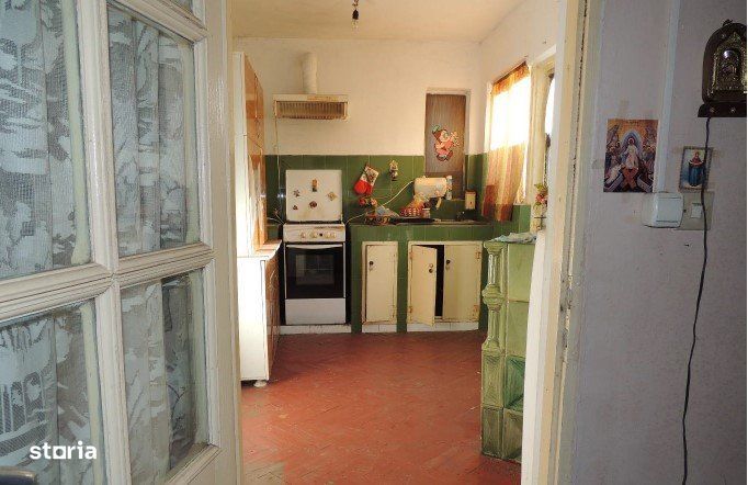 str. Tinerimii, Casa in suprafata de 108 m² cu teren - 187 m²