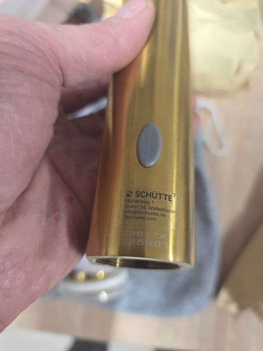 Baterie lavoar Schütte 33617 New York Gold cu robinet de scurgere