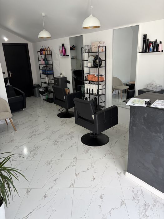 Salon de infrumisetare de inchiriat