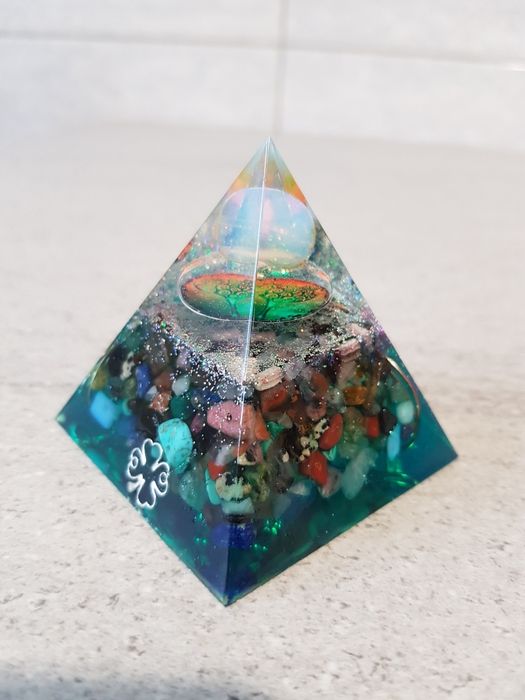 Piramida orgonica pt atragerea dragostei