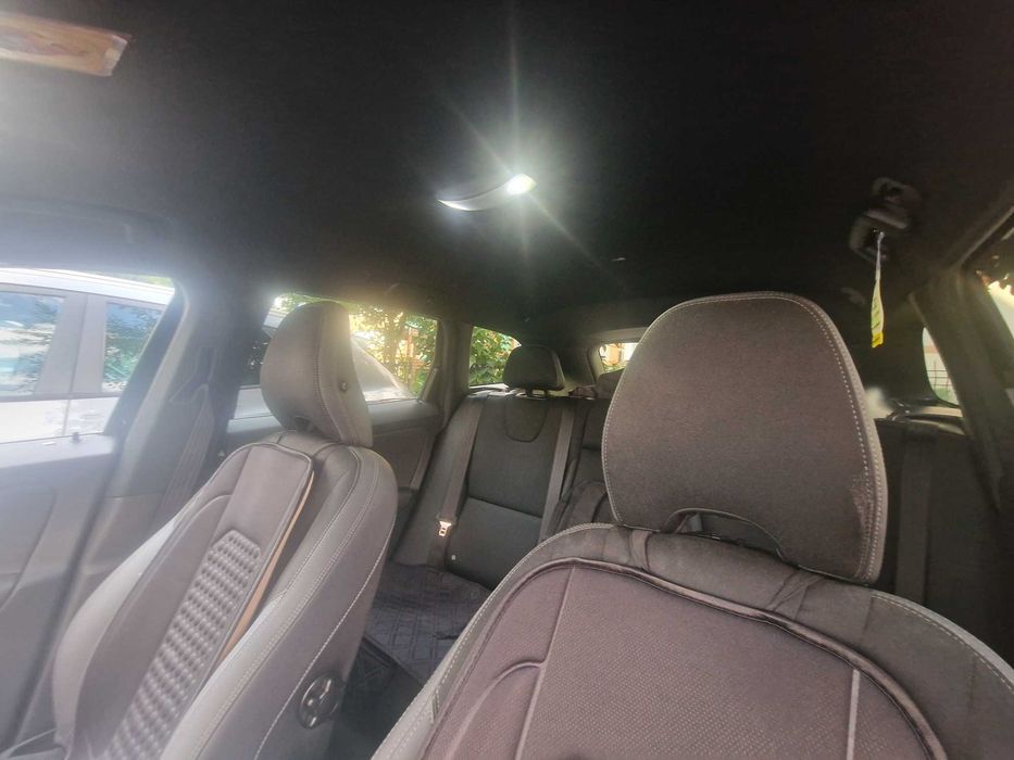 Vând Volvo XC60 D5 4x4 (215 CP)