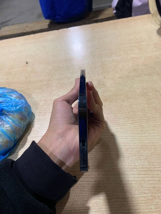 Iphone 12 pro max 256 gb holati ideal karobka dakument bor