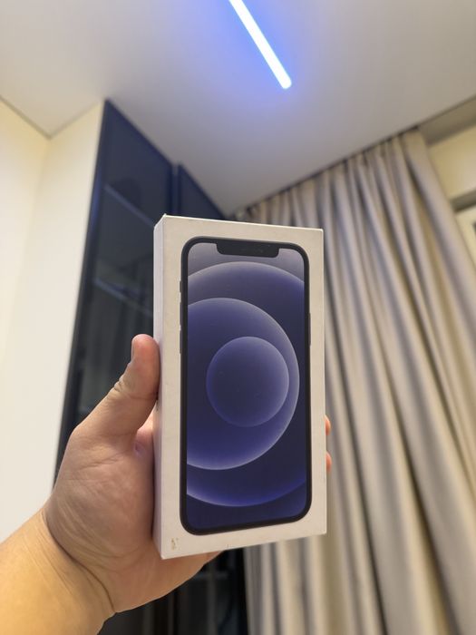 Продам Айфон 12 iPhone 12