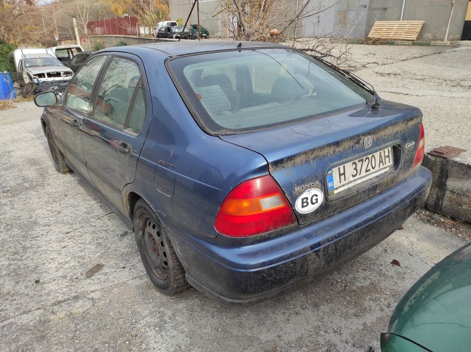 Продавам на части HONDA CIVIC 1.6 i