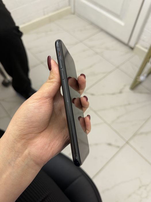 Продам Айфон XR срочно