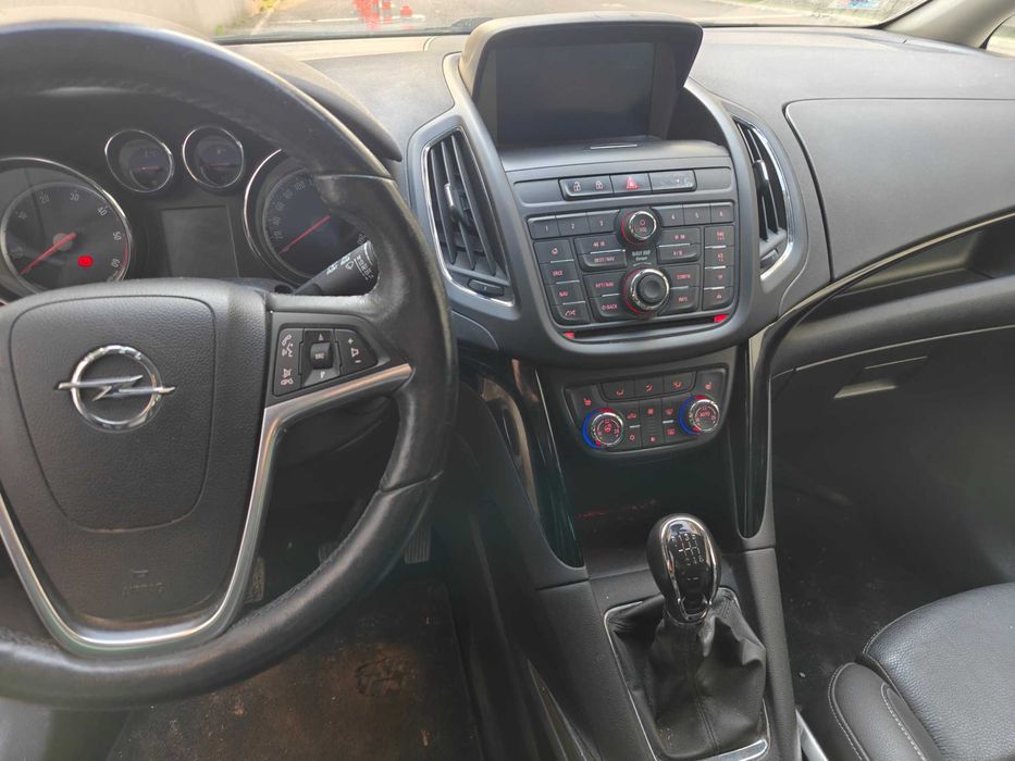 Opel Zafira Tourer 2015
