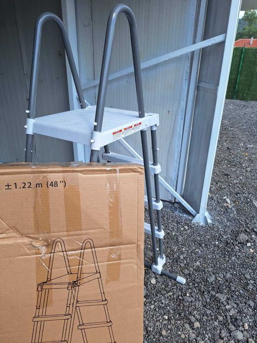 Продавам стълба за басейн