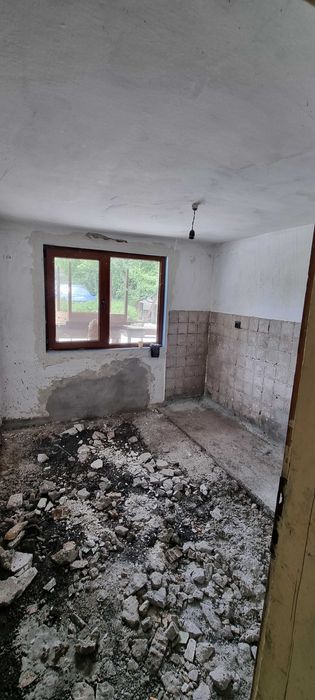 1785-Продава се триетажна тухлена на плоча къща в Гецово!