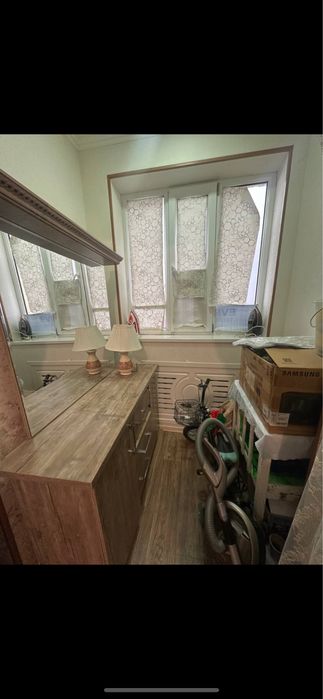 Шкаф трюмо билан сотилади