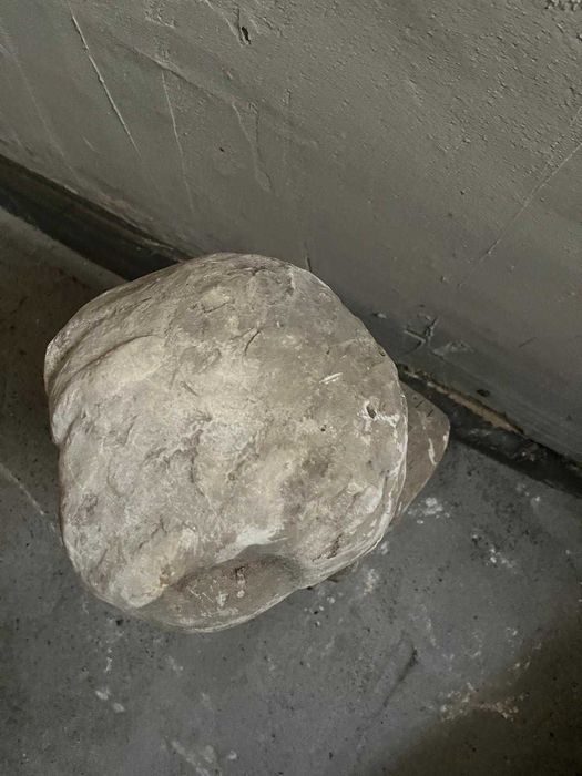 Vand statueta din piatra