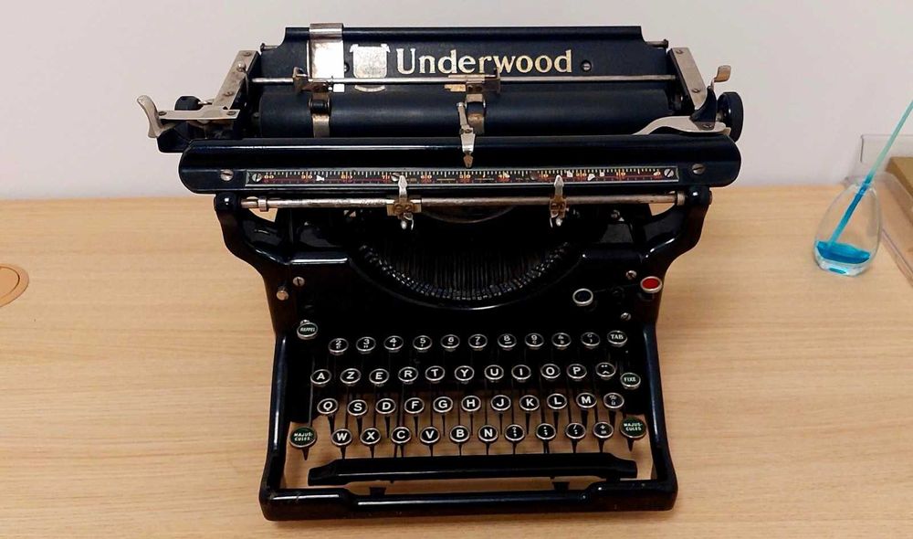 Стара пишеща машина Made in USA
