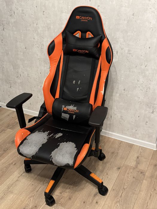 Продам игровое кресло
