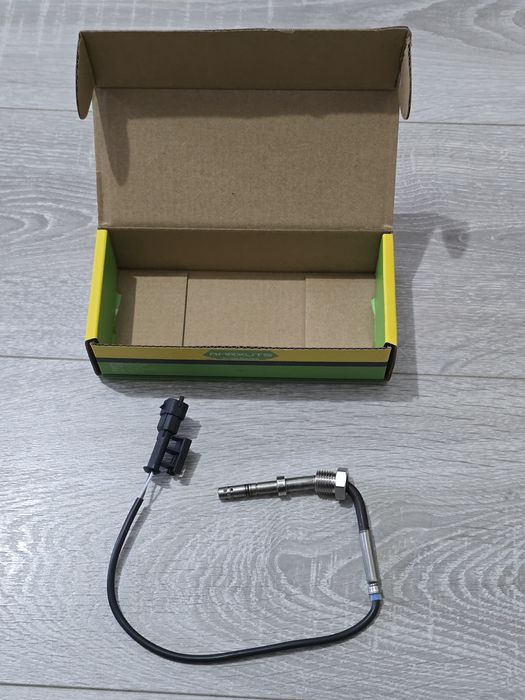 Senzor temperatură gaze evacuare EGT pentru Opel Astra J / Insignia