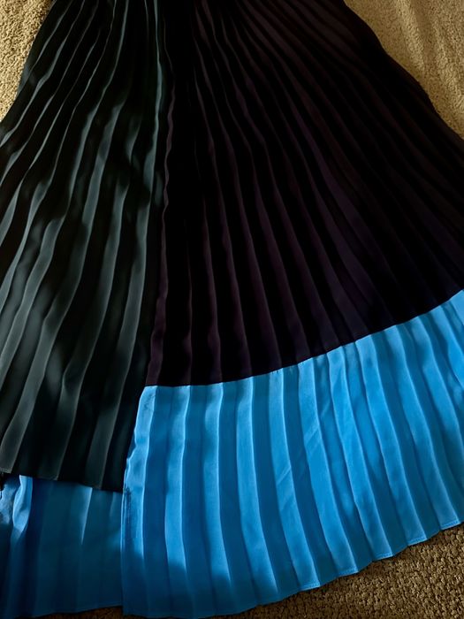 Пола плисе в зелено, синьо и черно + подарък