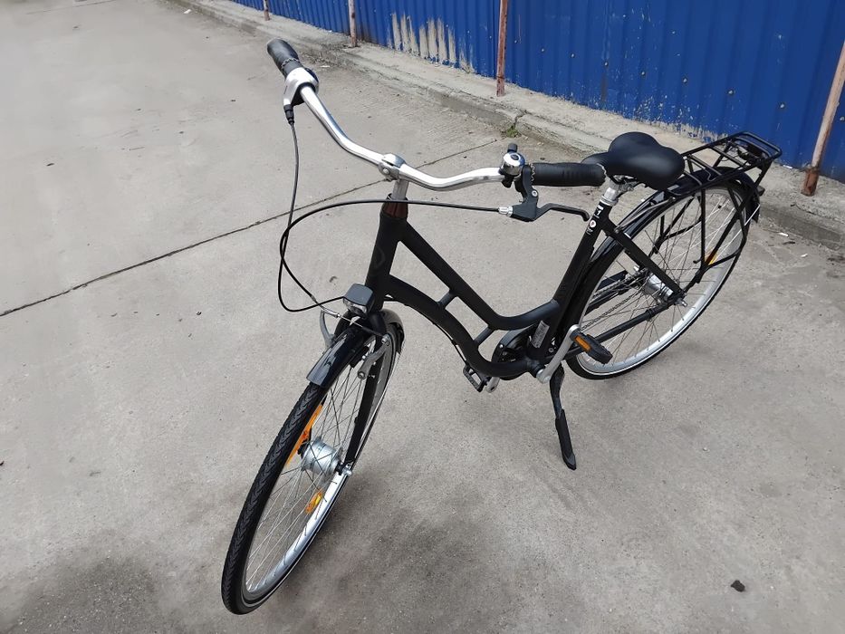Vând bicicleta din aluminiu pentru damă