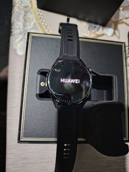 Продам срочно  сматр часы  новые