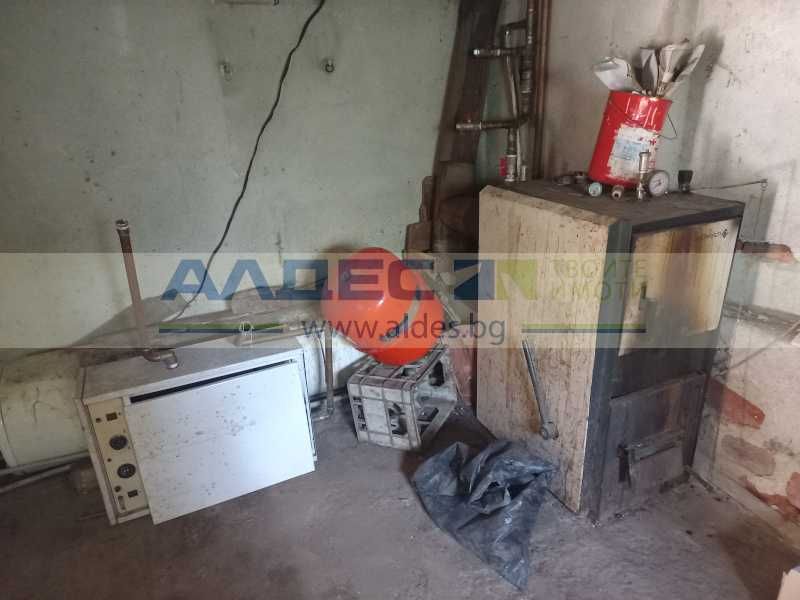 Еднофамилна къща в Банкя!