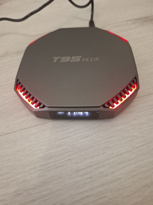 Tv box android dispozitiv smart impecabil