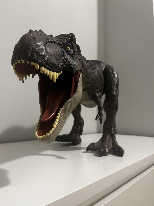 Jurassic World Dominion Super Colossal Tyrannosaurus Rex Action Figure