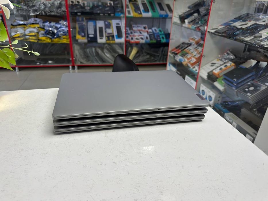 Lenovo office noutbuk 4/256 nvme ssd ideal 3ta bor