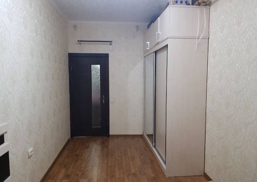 Чиланзар 8  продается квартира 2 комнатная