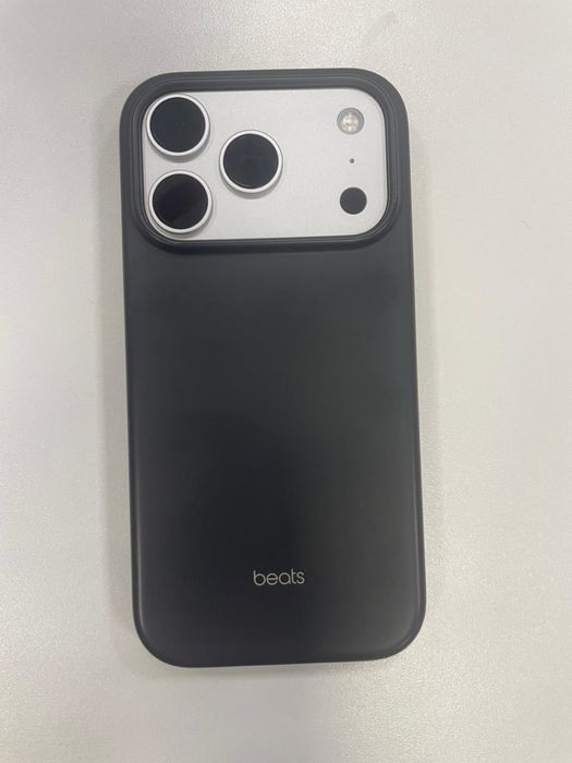 Оригинальные чехлы Beats iPhone 17 Pro