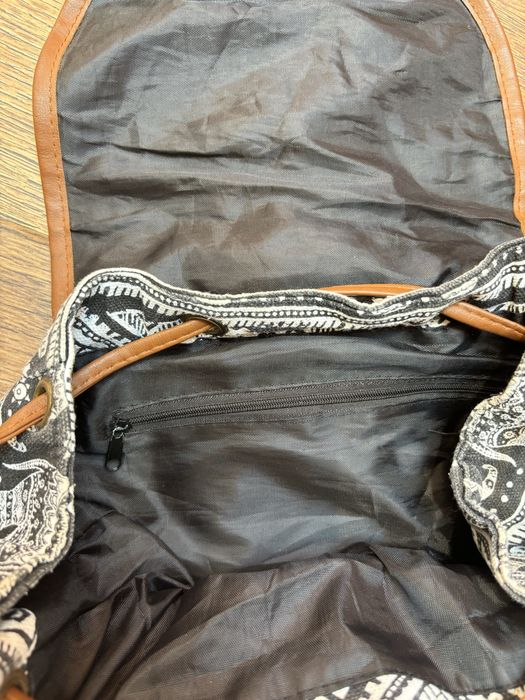 Раница черно-бяла