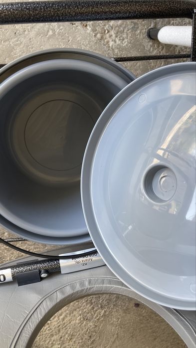 Продам кресло туалет новый