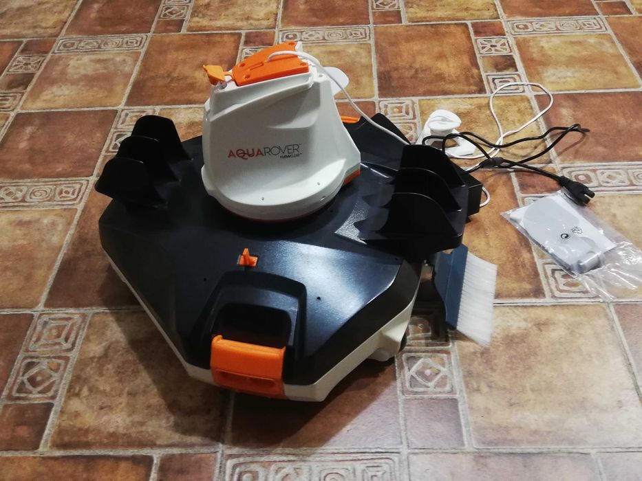 Robot curatare piscina, Bestway Flowclear AquaRover cu sistem navigare