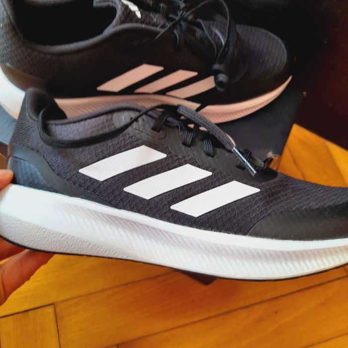 Оригинални маратонки Adidas за момче, юноша 37.1/3